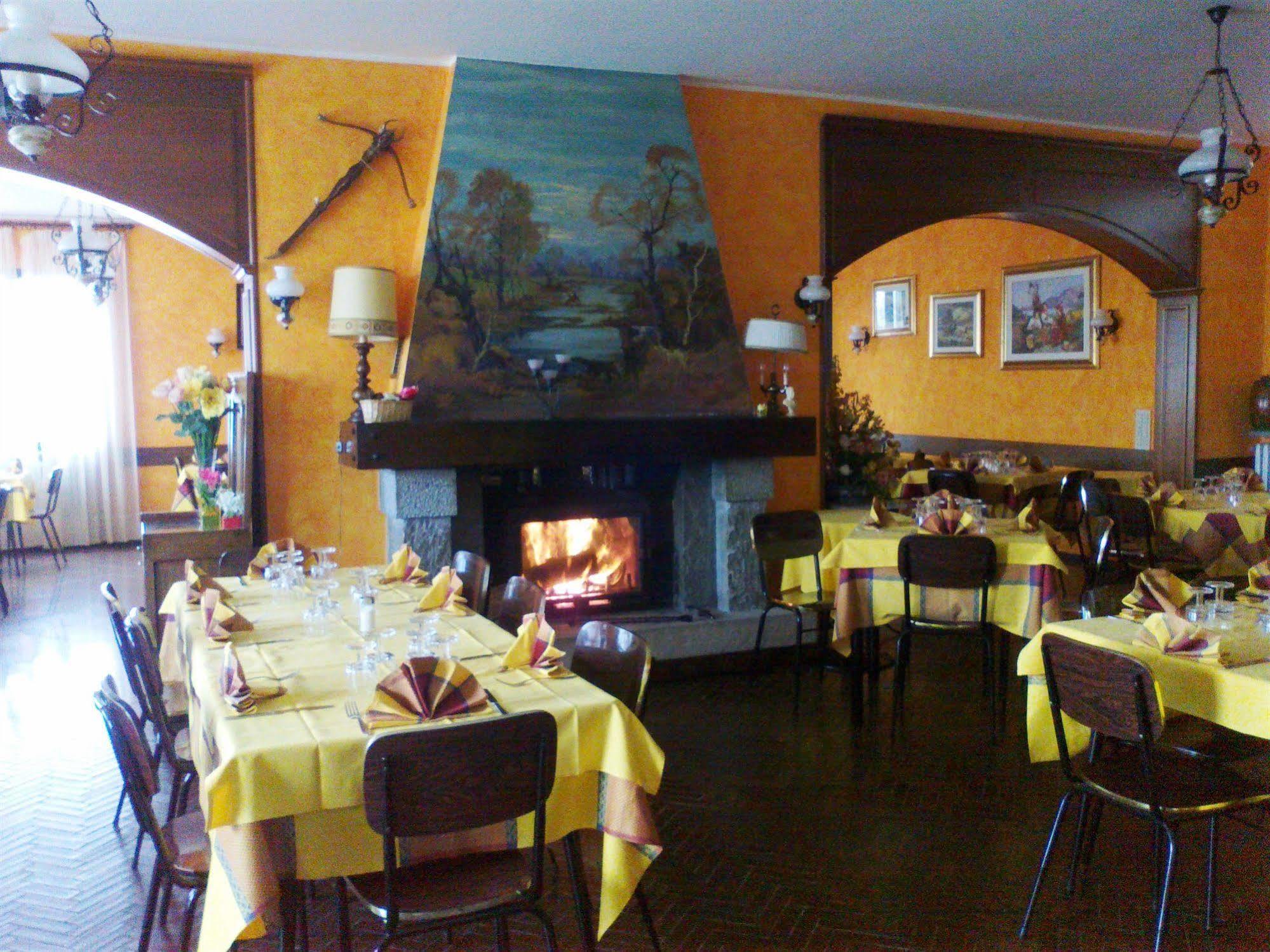 Hotel La Capannina Massino Visconti Екстериор снимка